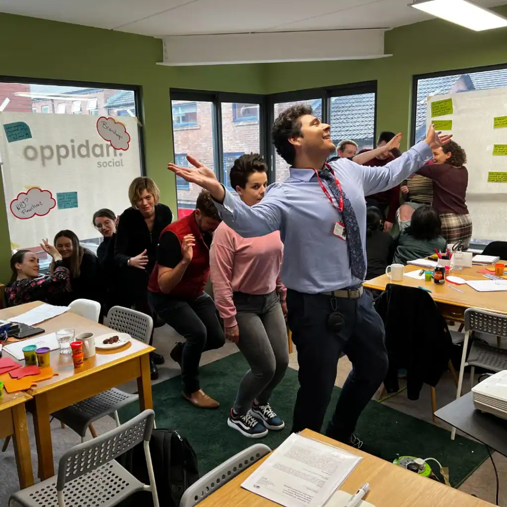 Engaging young people in dynamic activities during professional youth engagement training.
